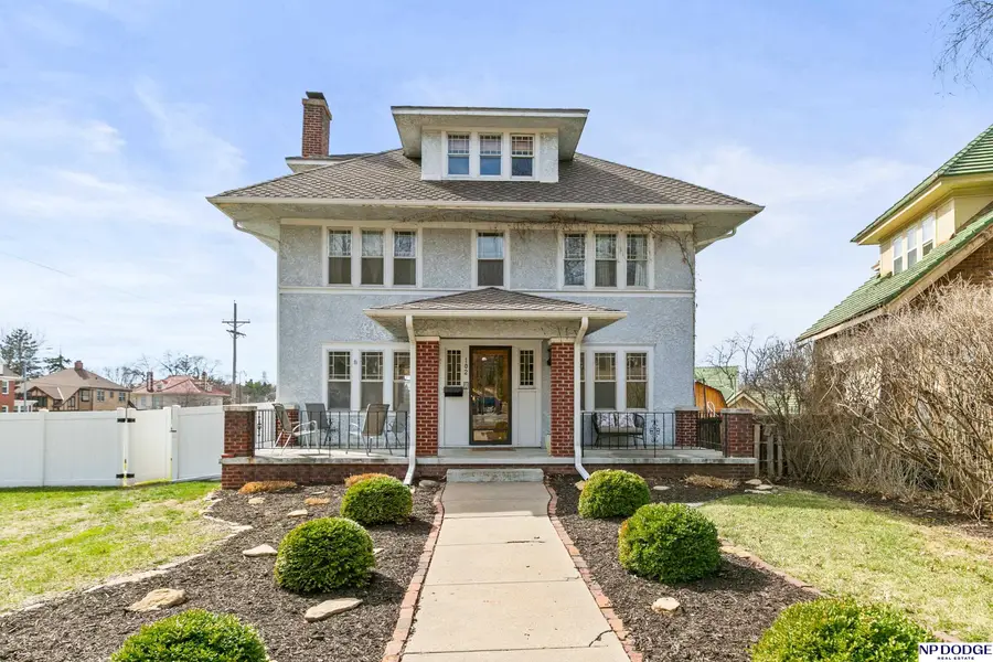 102 N 55 Street, Omaha, NE 68132 - #2