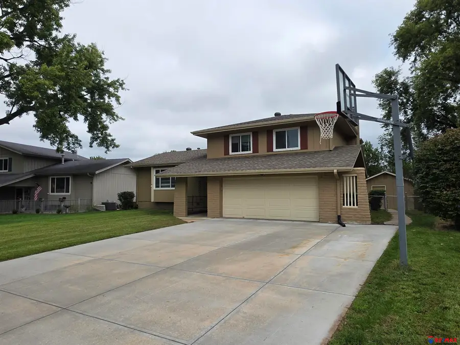 10308 P Street, Omaha, NE 68127 - #2