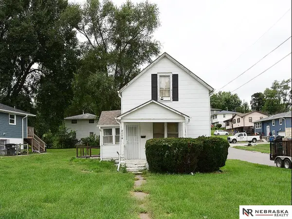 7114 N 39th Street, Omaha, NE 68112