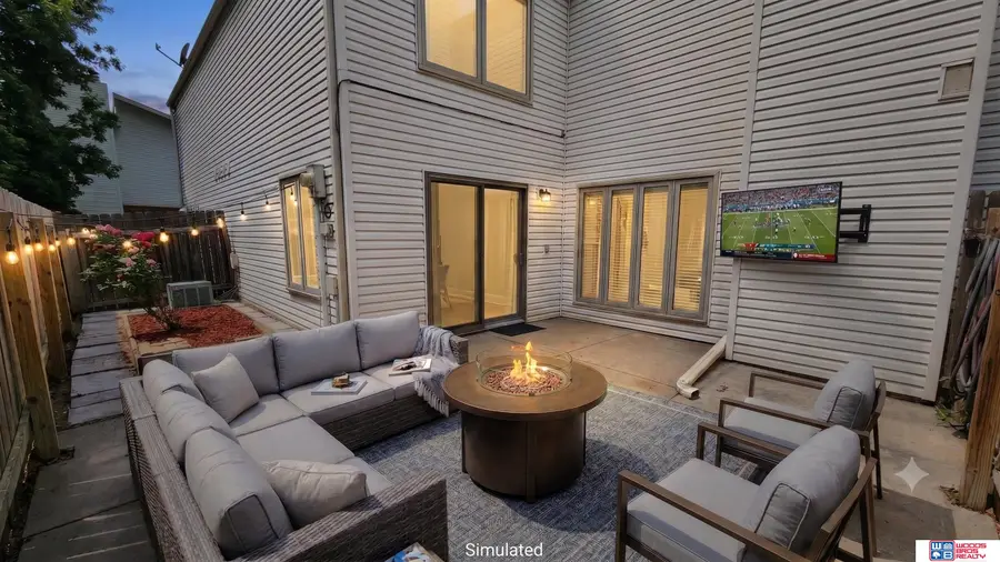 5907 Oakridge Drive, Lincoln, NE 68516 - #3