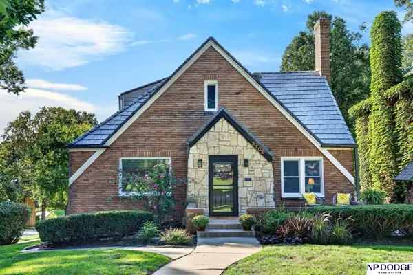 2702 N 53rd Street, Omaha, NE 68104