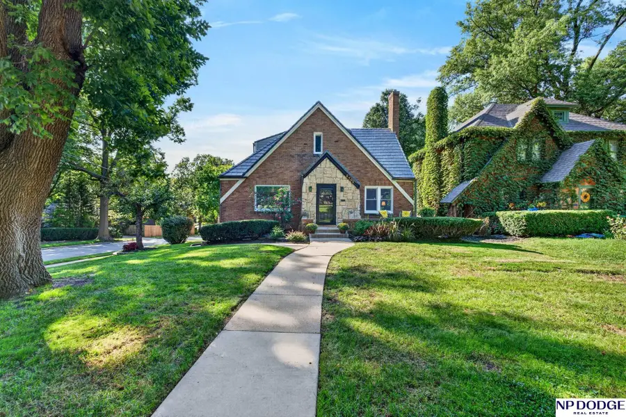 2702 N 53rd Street, Omaha, NE 68104 - #2