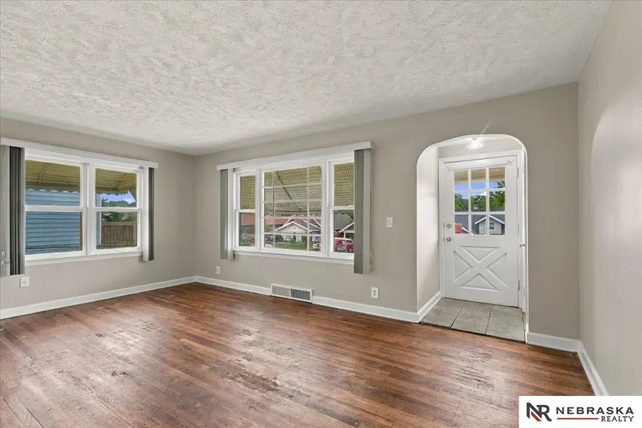 4115 S 39th Street, Omaha, NE 68107 - #2