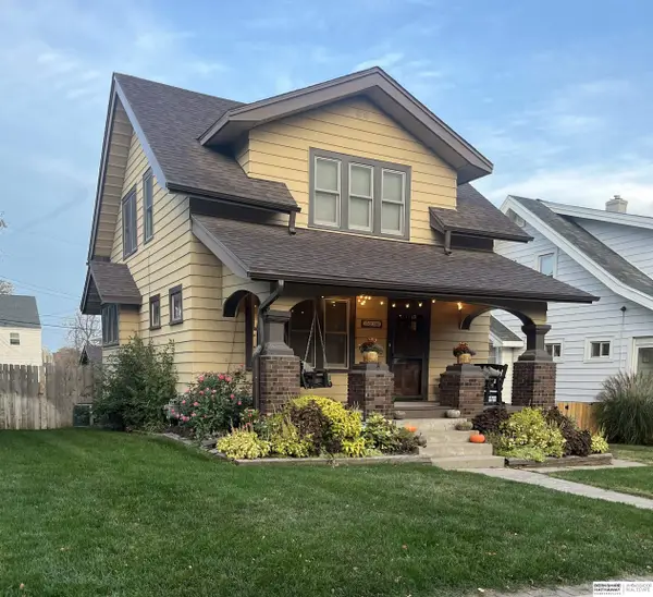 3076 S 32 Street, Omaha, NE 68105
