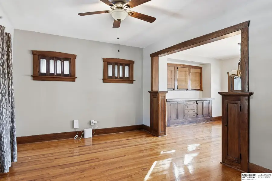 3076 S 32 Street, Omaha, NE 68105 - #2