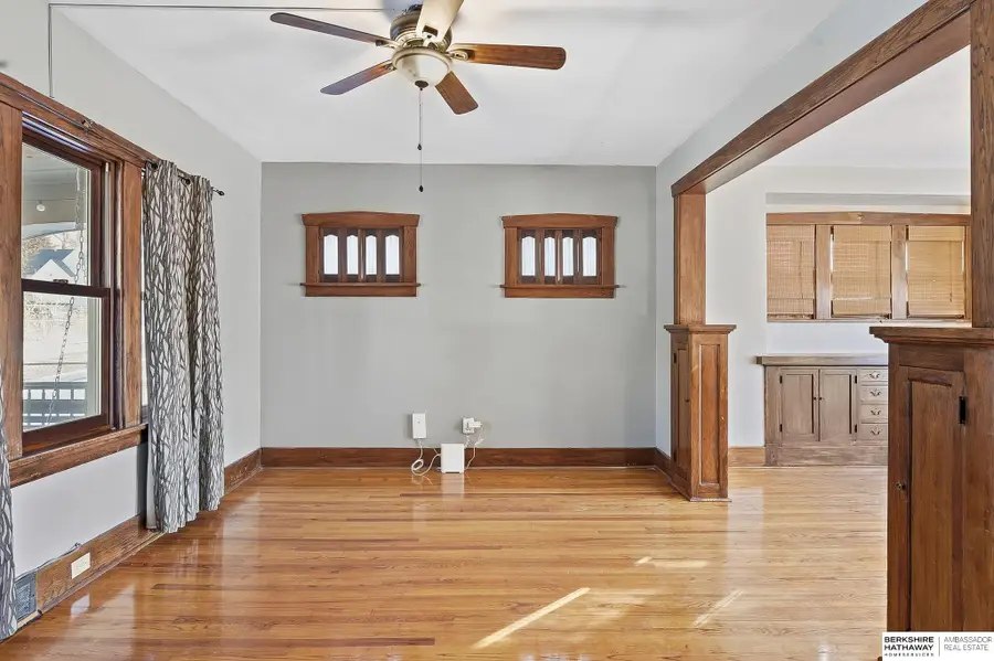 3076 S 32 Street, Omaha, NE 68105 - #3