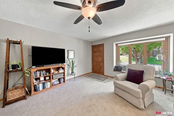 1218 Silver Ridge Road, Lincoln, NE 68510