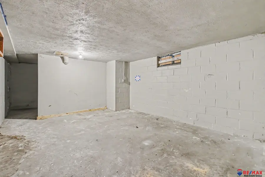 1310 S 27th Street, Omaha, NE 68105 - #3