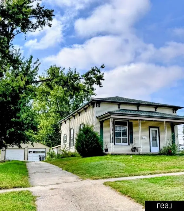 403 S 4th Street, Seward, NE 68434