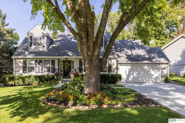 15338 Davenport Circle, Omaha, NE 68154