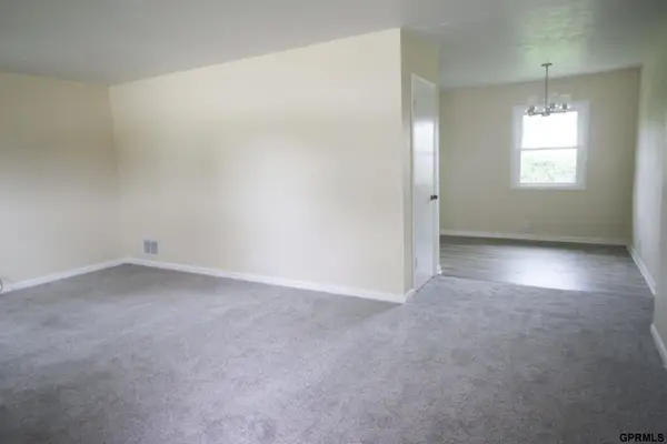 3310 Willow Street, Bellevue, NE 68147