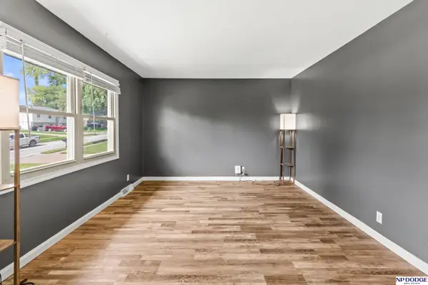 5111 N 93 Street, Omaha, NE 68134
