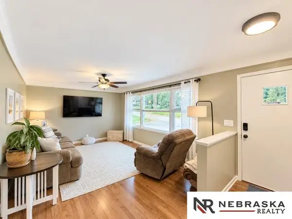 1502 N 61st Street, Omaha, NE 68104