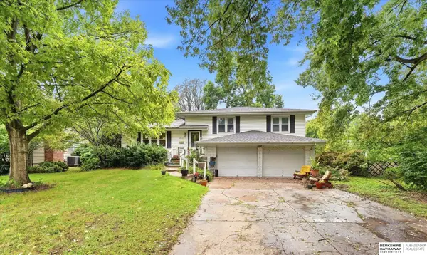 9723 Spaulding Street, Omaha, NE 68134