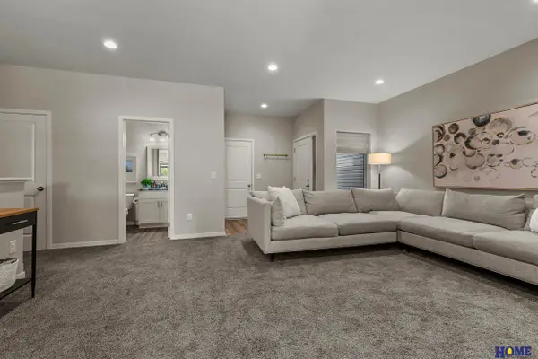 10277 Wayborough Lane, Lincoln, NE 68527