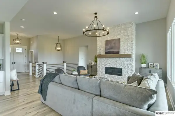 3020 S 209th Court, Elkhorn, NE 68022