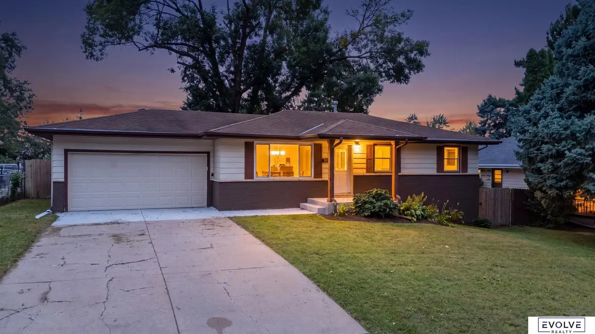 3711 Groves Road, Bellevue, NE 68147 - #1