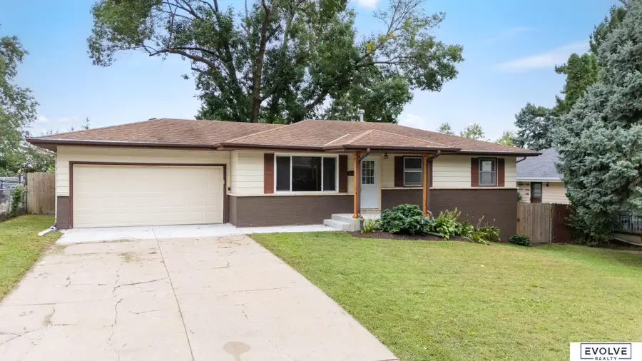 3711 Groves Road, Bellevue, NE 68147 - #2