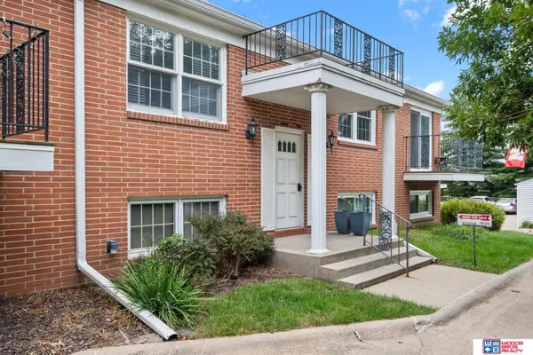 210 Lakewood Drive #8, Lincoln, NE 68510