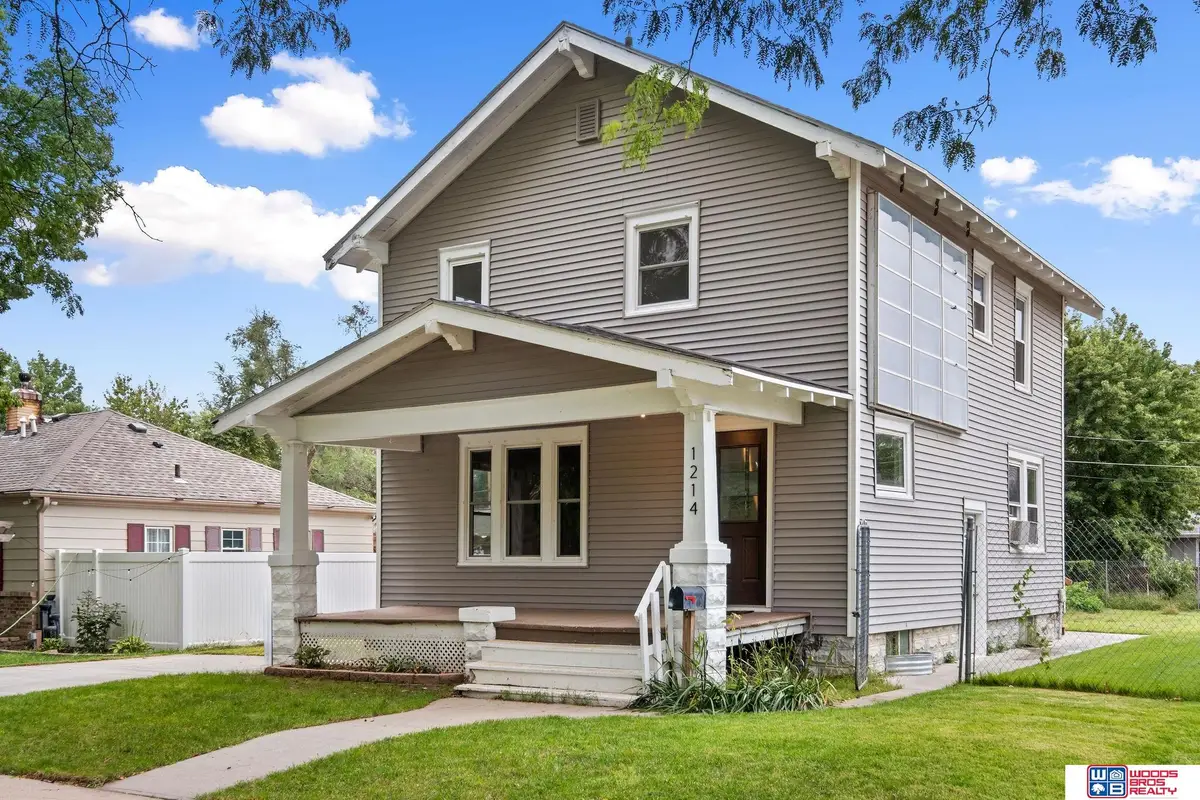 1214 S 30th Street, Lincoln, NE 68510 - #1