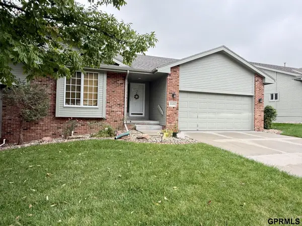 11609 Lakeview Drive, Bellevue, NE 68133