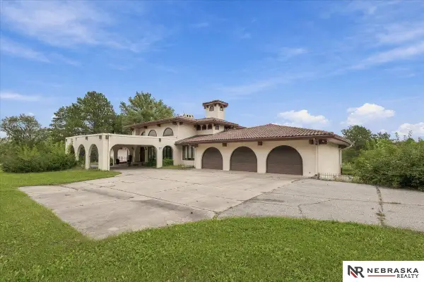 1000 N 148th Street, Lincoln, NE 68527