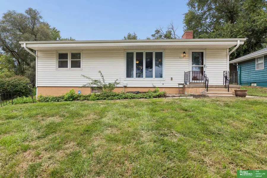 8614 Pinkney Street, Omaha, NE 68134 - #2