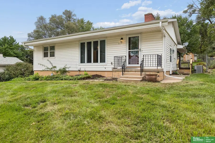 8614 Pinkney Street, Omaha, NE 68134 - #3
