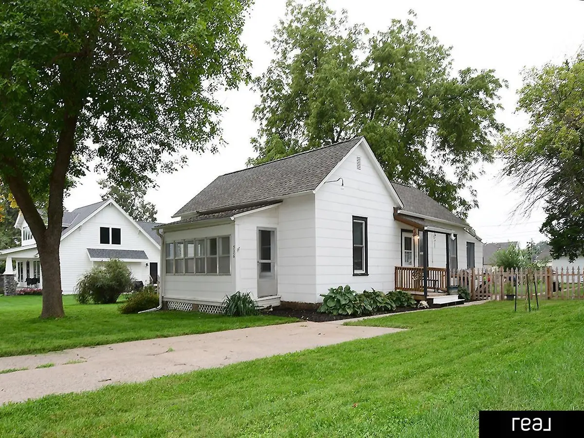 536 Grandview Avenue, Gretna, NE 68028 - #1