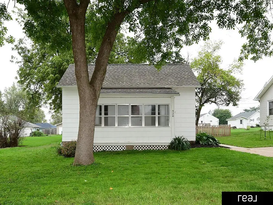 536 Grandview Avenue, Gretna, NE 68028 - #2