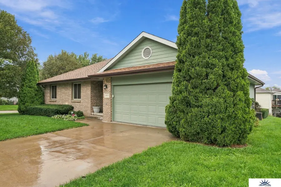 8000 Glynoaks Drive, Lincoln, NE 68516 - #2