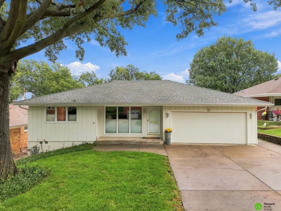 2536 S 39th Street, Lincoln, NE 68506 - #2