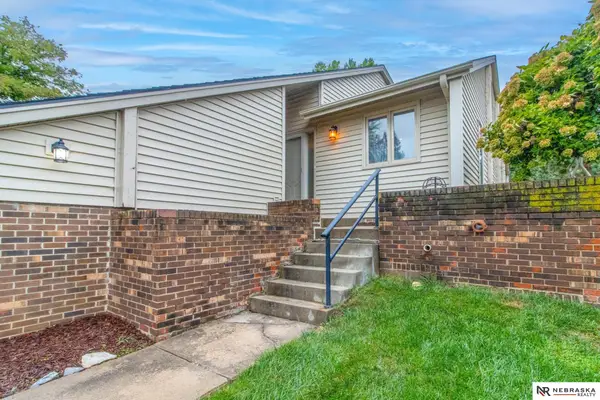 840 S 112 Plaza, Omaha, NE 68154