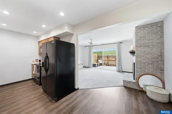 3552 Neerpark Drive, Lincoln, NE 68506