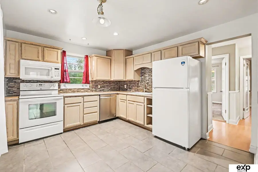 1713 N 70 Avenue, Omaha, NE 68104 - #2