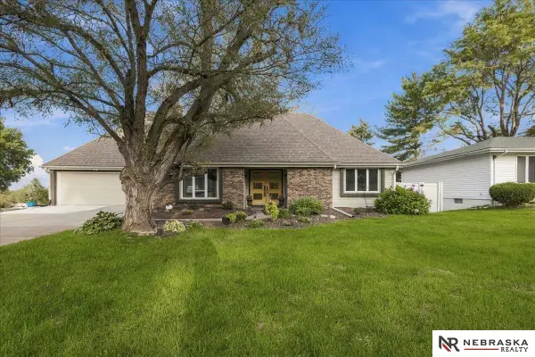 1025 N 145 Circle, Omaha, NE 68154