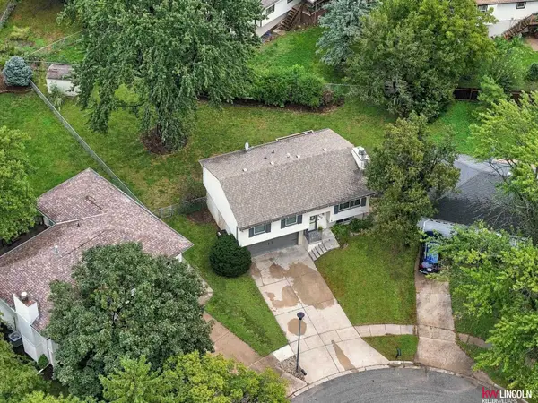 5612 Elk Circle, Lincoln, NE 68516