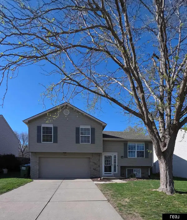 17718 Olive Street, Omaha, NE 68136
