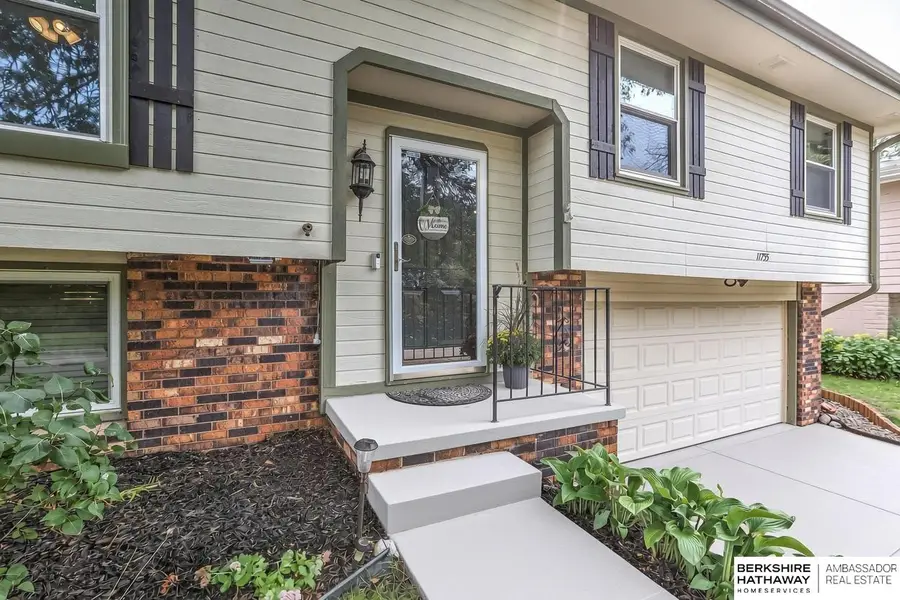 11755 Rambleridge Road, Omaha, NE 68164 - #2