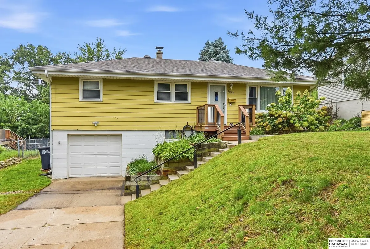 3217 Cornhusker Drive, Omaha, NE 68124 - #1