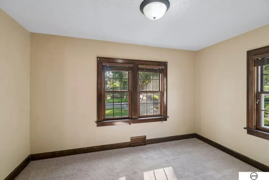 3121 Cedar Avenue, Lincoln, NE 68502 - #3