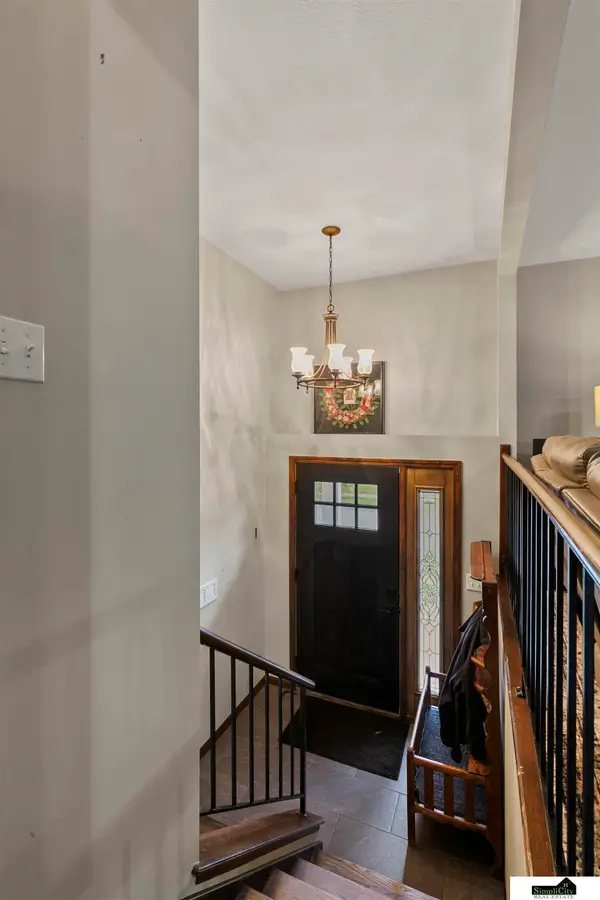 5500 Elkcrest Drive, Lincoln, NE 68516