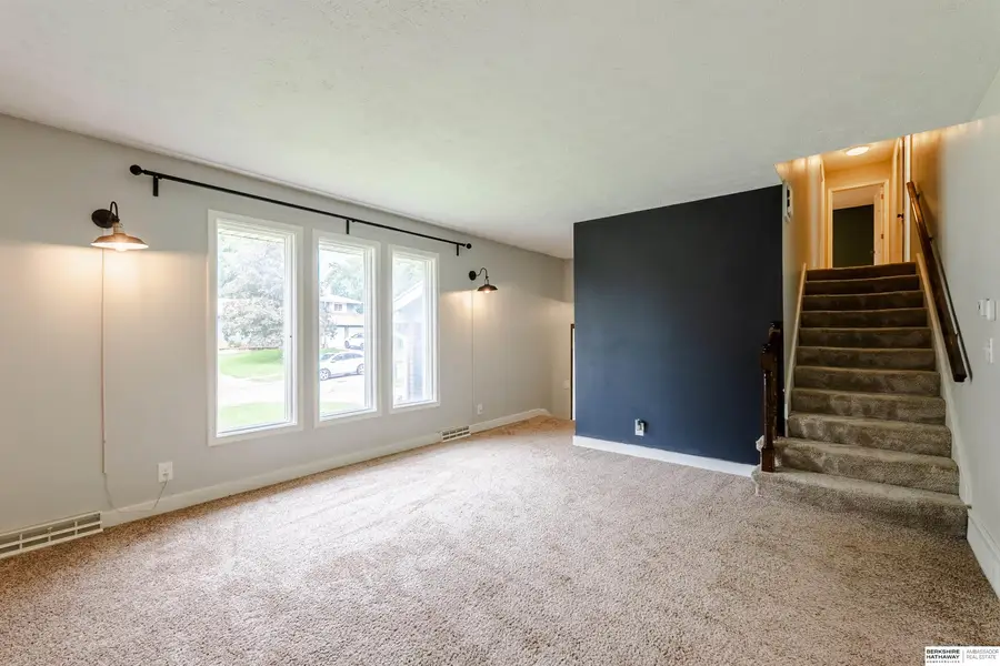 5815 S 104th Avenue, Omaha, NE 68127 - #3