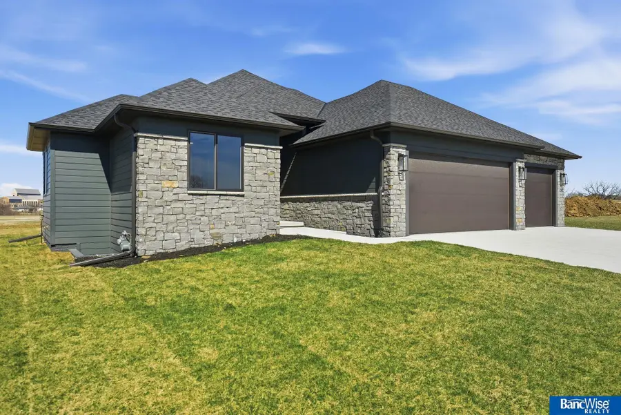9116 Marbella Drive, Lincoln, NE 68520 - #2