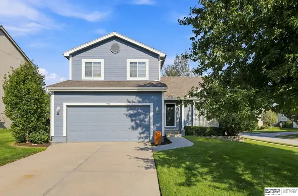 1711 Southview Drive, Papillion, NE 68046