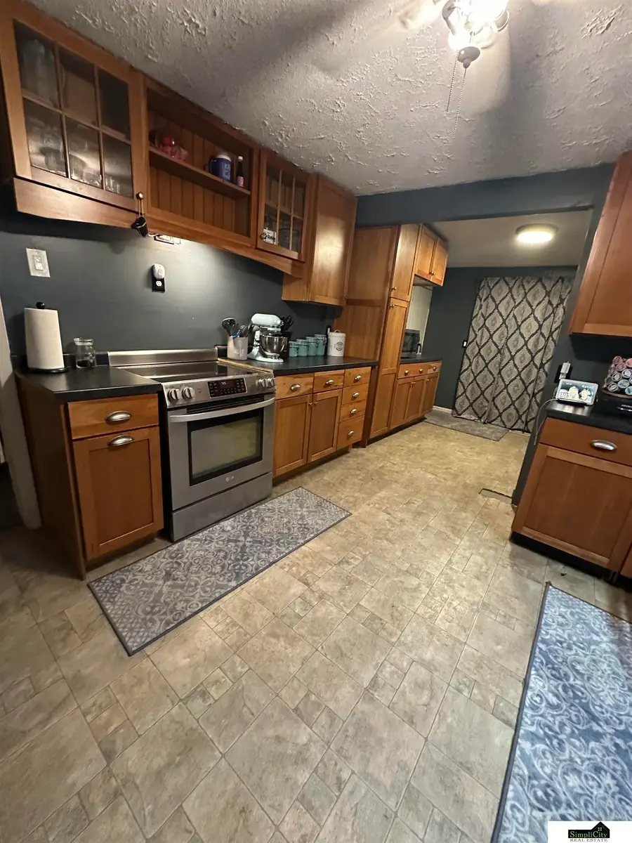 612 W Elm Street, Wilber, NE 68465 - #3