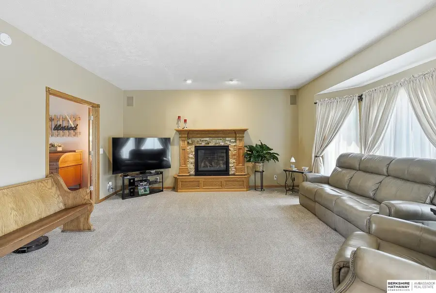 16135 Dewey Avenue, Omaha, NE 68118 - #2