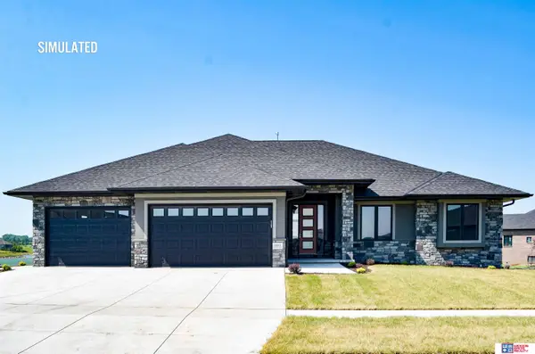 512 Deep Water Bay, Lincoln, NE 68527