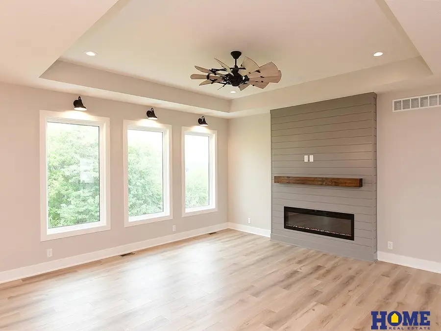 10930 Grantham Drive, Lincoln, NE 68527 - #2