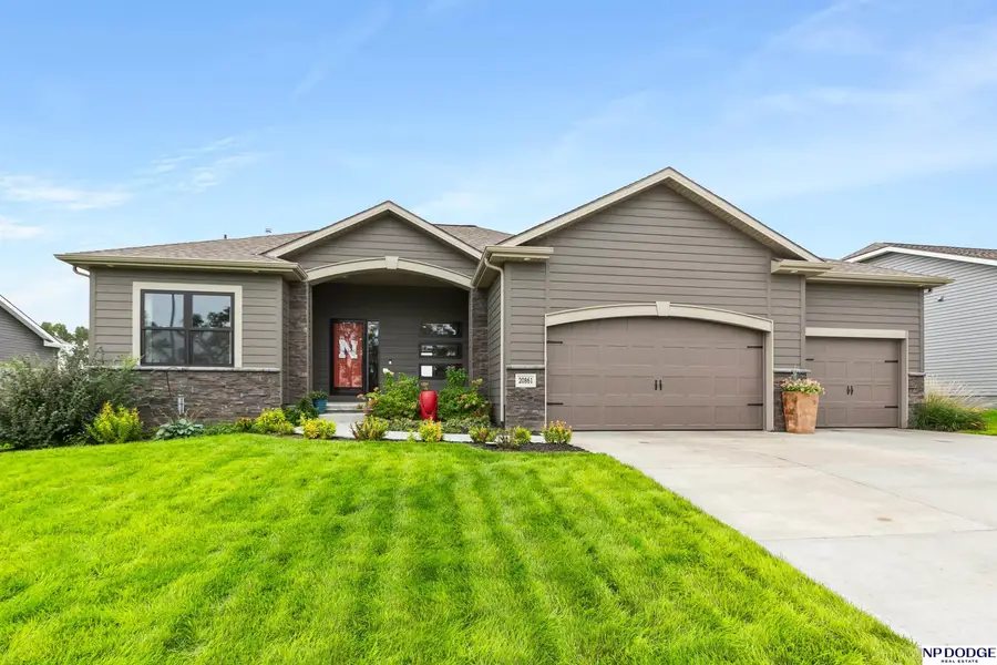 20861 Camelback Avenue, Gretna, NE 68028 - #2